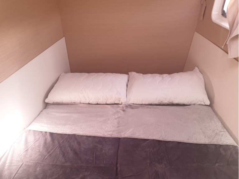 Catamaran rental in Néa Péramos - Lagoon Lagoon 400