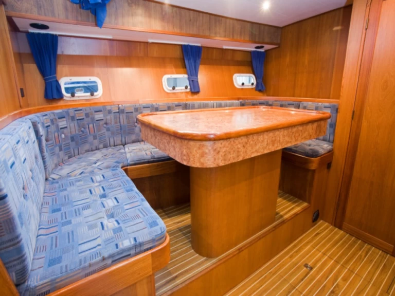 Boat rental De Drait Renal 50 Pilot in Drachten on Samboat