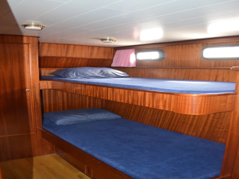 Motorboat rental with or without captain  Drachten