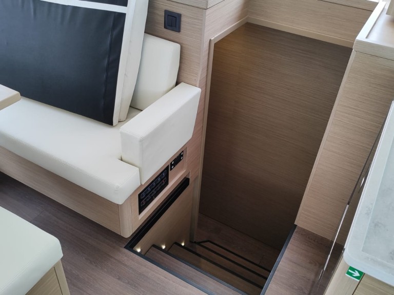 Lagoon Lagoon 46 in Lávrio on SamBoat