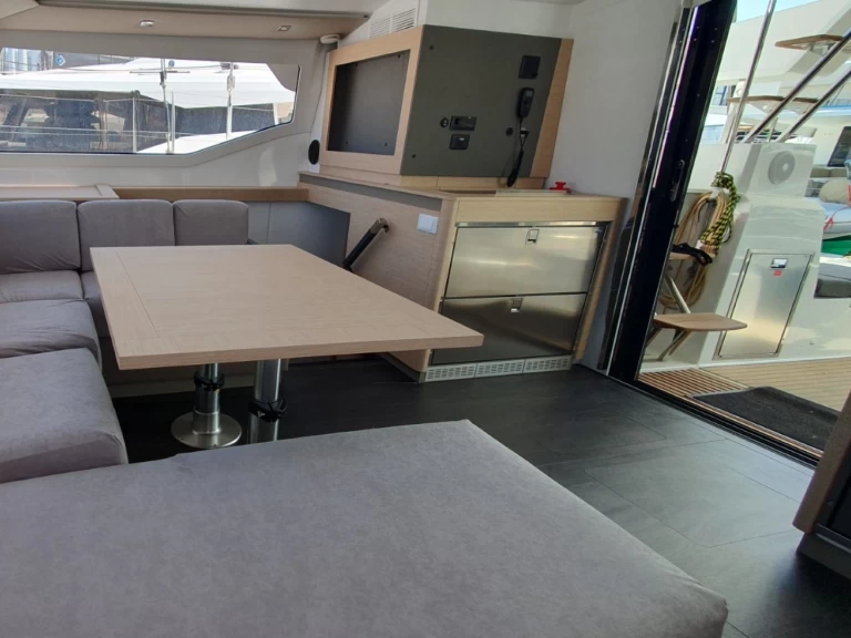 Rent a Fountaine Pajot Elba 45 Seget Donji