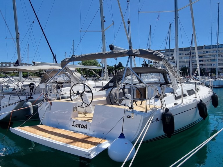 Rent a Hanse Hanse 348 Pula