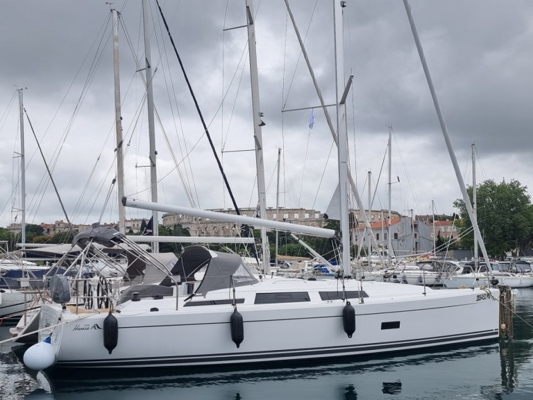 Yacht charter Pula cheap Hanse 348