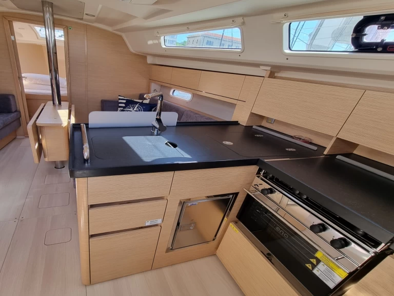 Sailboat rental in Pula - Hanse Hanse 348
