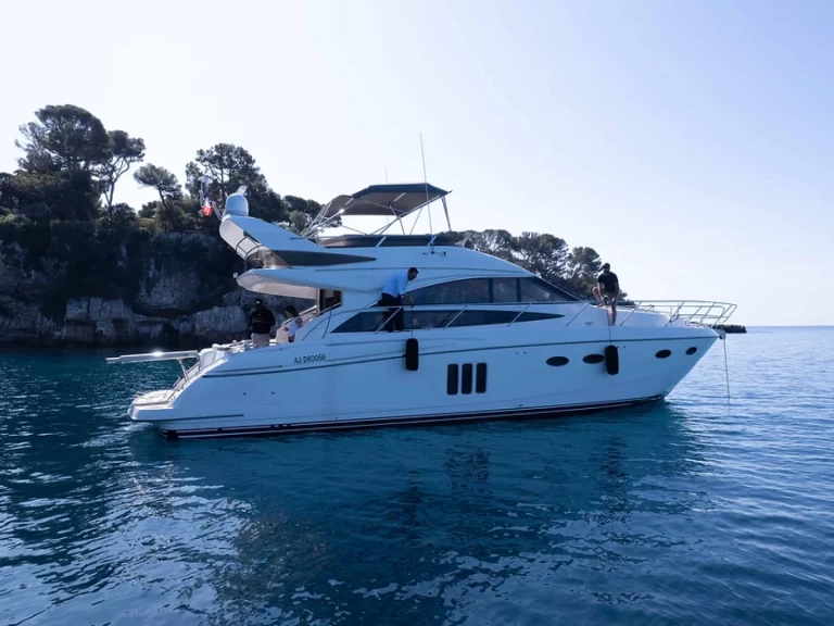 Yacht charter Golfe-Juan cheap Princess 54