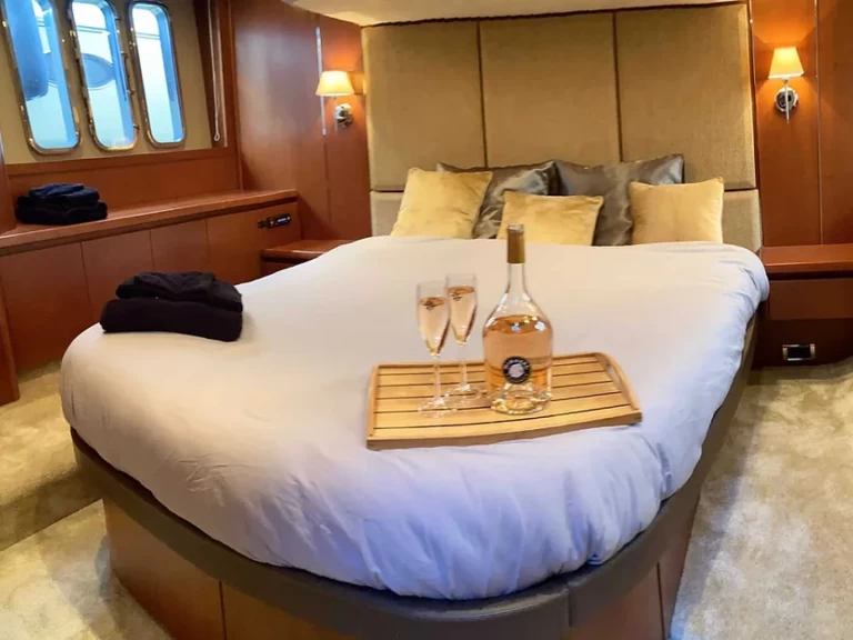 Luxury Yacht rental in Golfe-Juan - Princess Princess 54