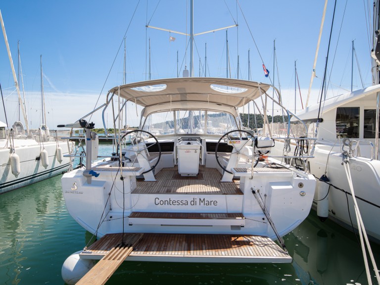 Sailboat rental with or without captain Bénéteau Pomer