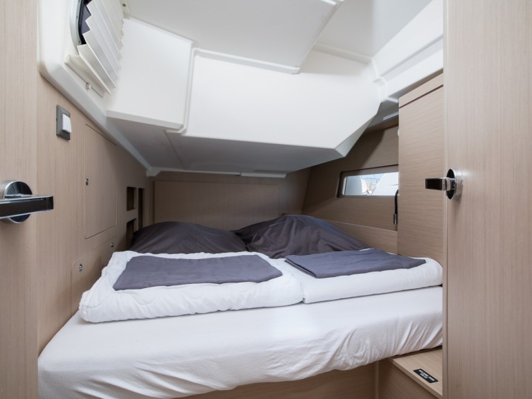 Sailboat rental in Pomer - Bénéteau Oceanis 46.1