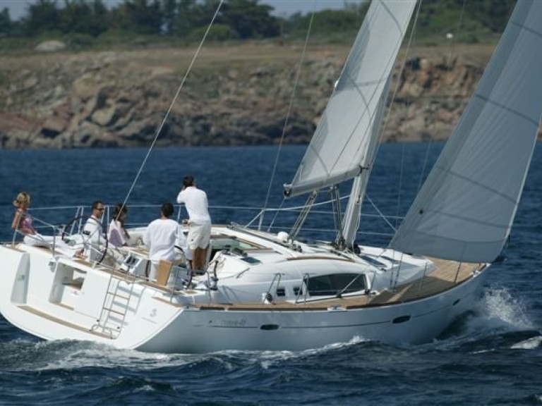 Sailboat rental in Alimos - Bénéteau Oceanis 46