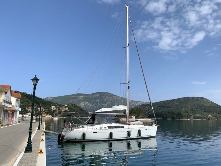 Sailboat rental with or without captain Bénéteau Alimos