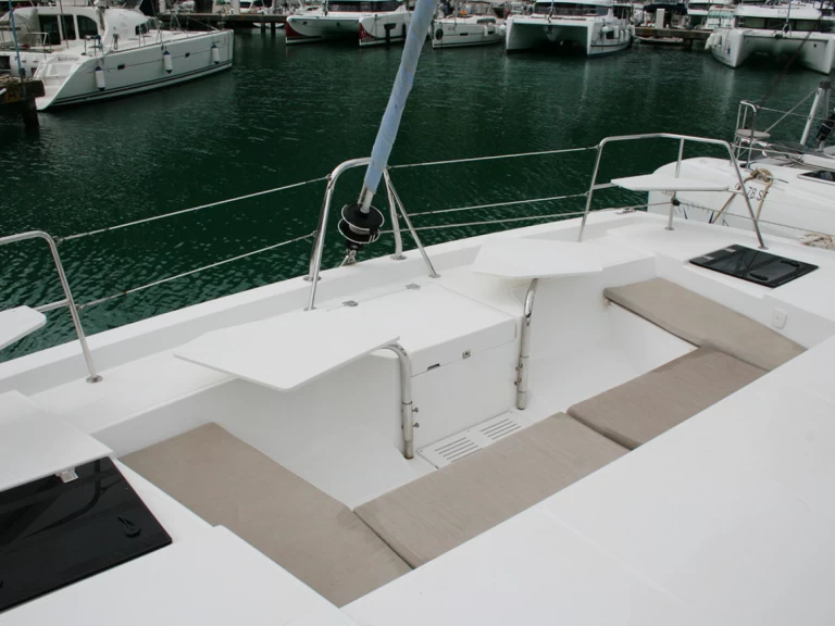 Bali Bali Catspace Voile charter bareboat or captained in  Komolac