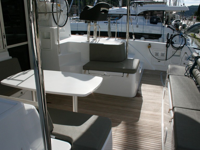 Catamaran for rent Komolac at the best price
