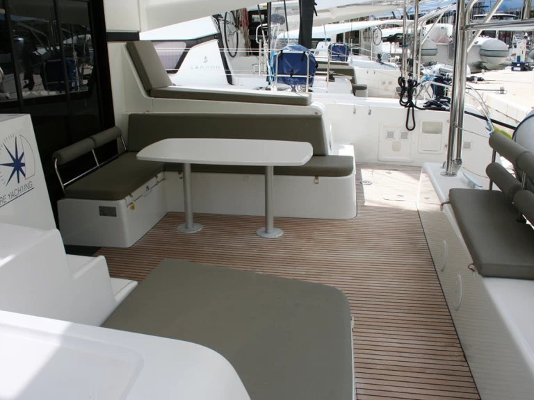 Catamaran rental in Komolac - Lagoon Lagoon 42