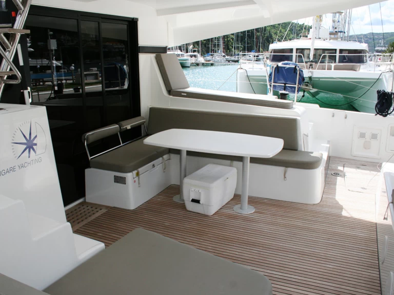 Boat rental Lagoon Lagoon 42 in Komolac on Samboat