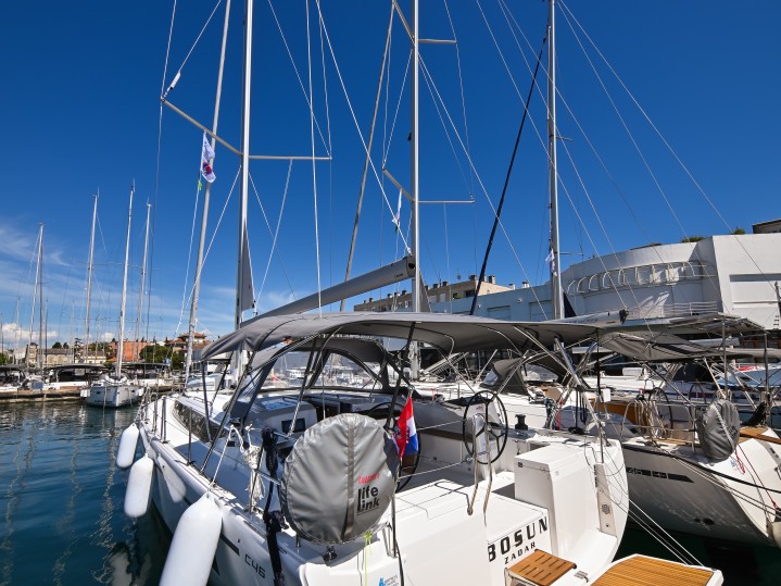 Boat rental Bavaria Bavaria C46 in Zadar on Samboat