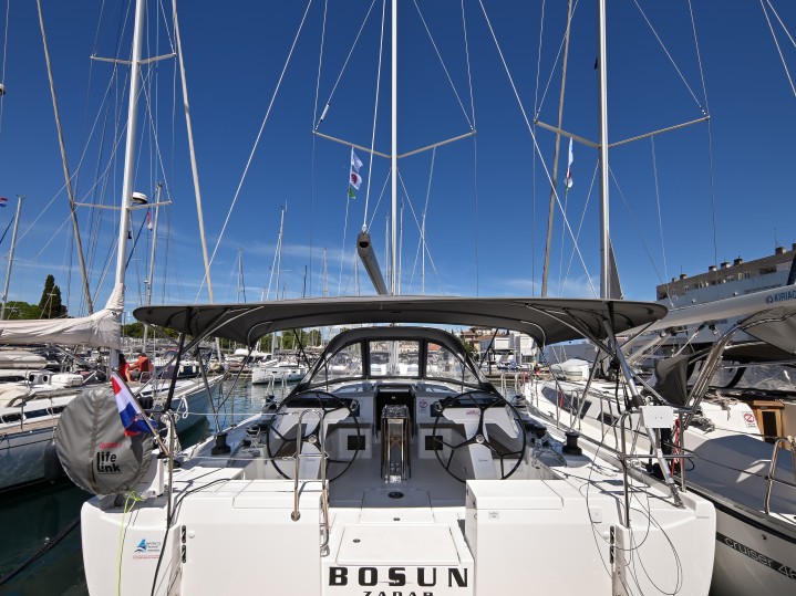 Bareboat Rental Sailboat Bavaria with a boat licence