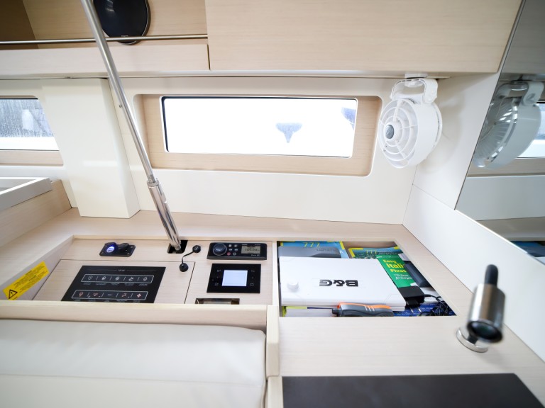 Boat rental Bénéteau Oceanis 51.1 in Olbia on Samboat