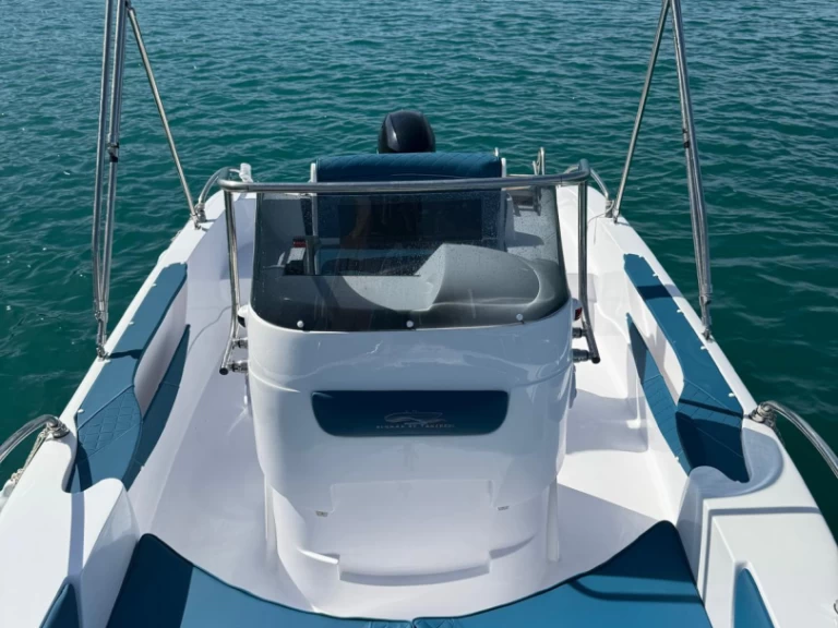 Motorboat rental with or without captain Blumax Castellammare del Golfo