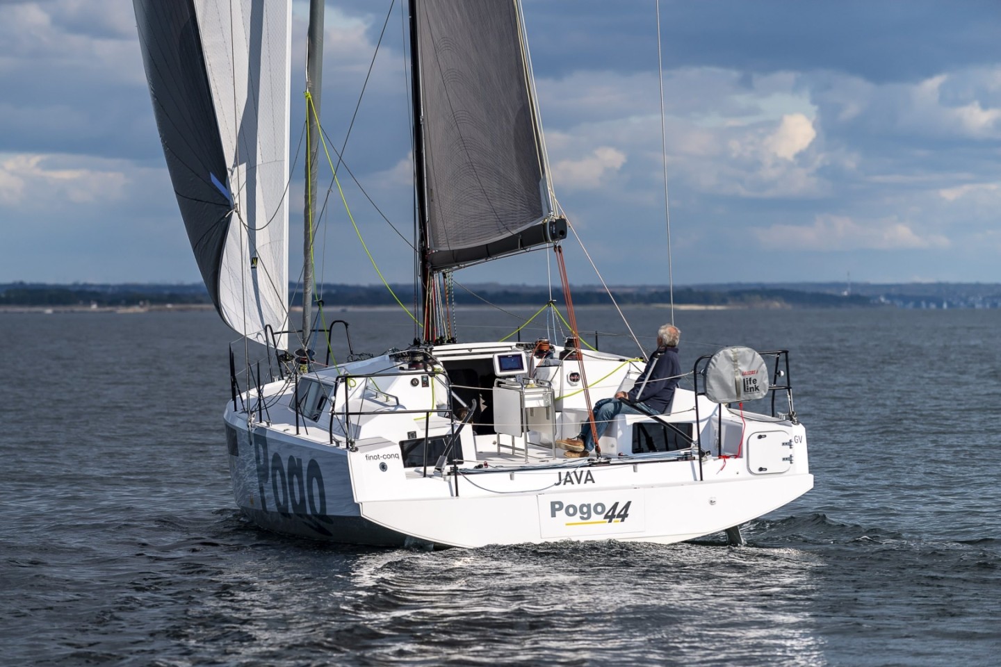 Rent a Sailboat Pogo Structures Pogo 44 in La Rochelle (TOSTAKY) | SamBoat