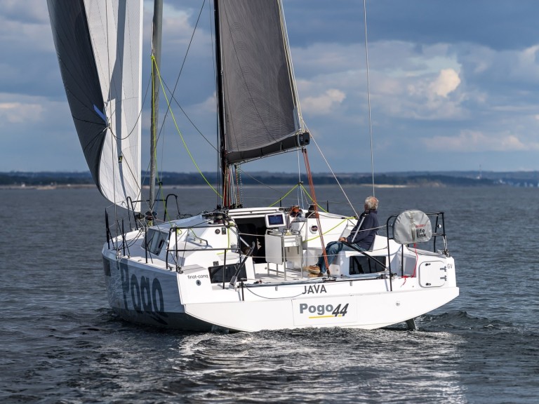 Sailboat rental in La Rochelle - Pogo Structures Pogo 44