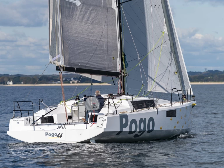 Rent a Pogo Structures Pogo 44 La Trinité-sur-Mer