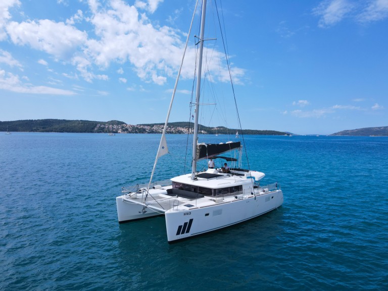 Boat rental Lagoon Lagoon 450 F in Seget Donji on Samboat