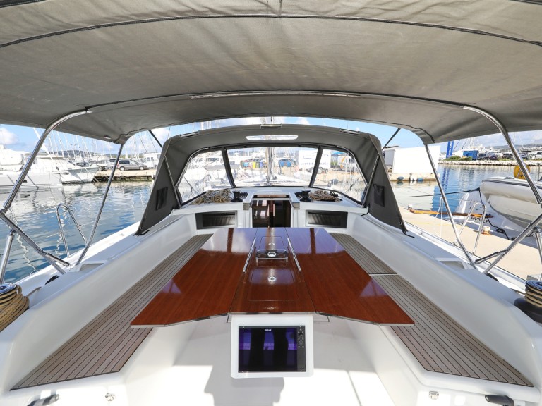 Bareboat Rental Sailboat Dufour with a boat licence