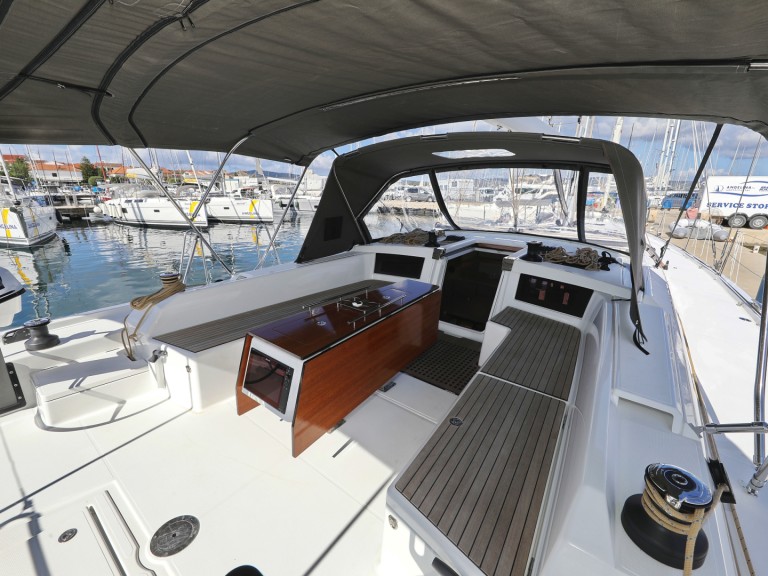 Boat rental Dufour Dufour 530 in Tribunj on Samboat