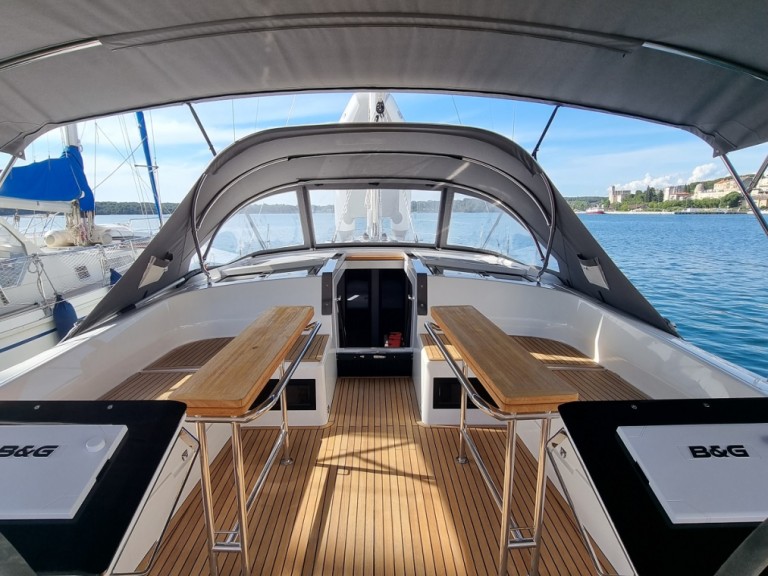 Sailboat rental in Pula - Hanse Hanse 460
