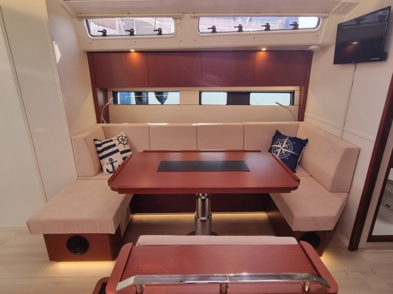 Bareboat Rental Sailboat Hanse with a boat licence