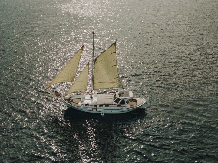 Bareboat Rental Sailboat Custom Made with a boat licence