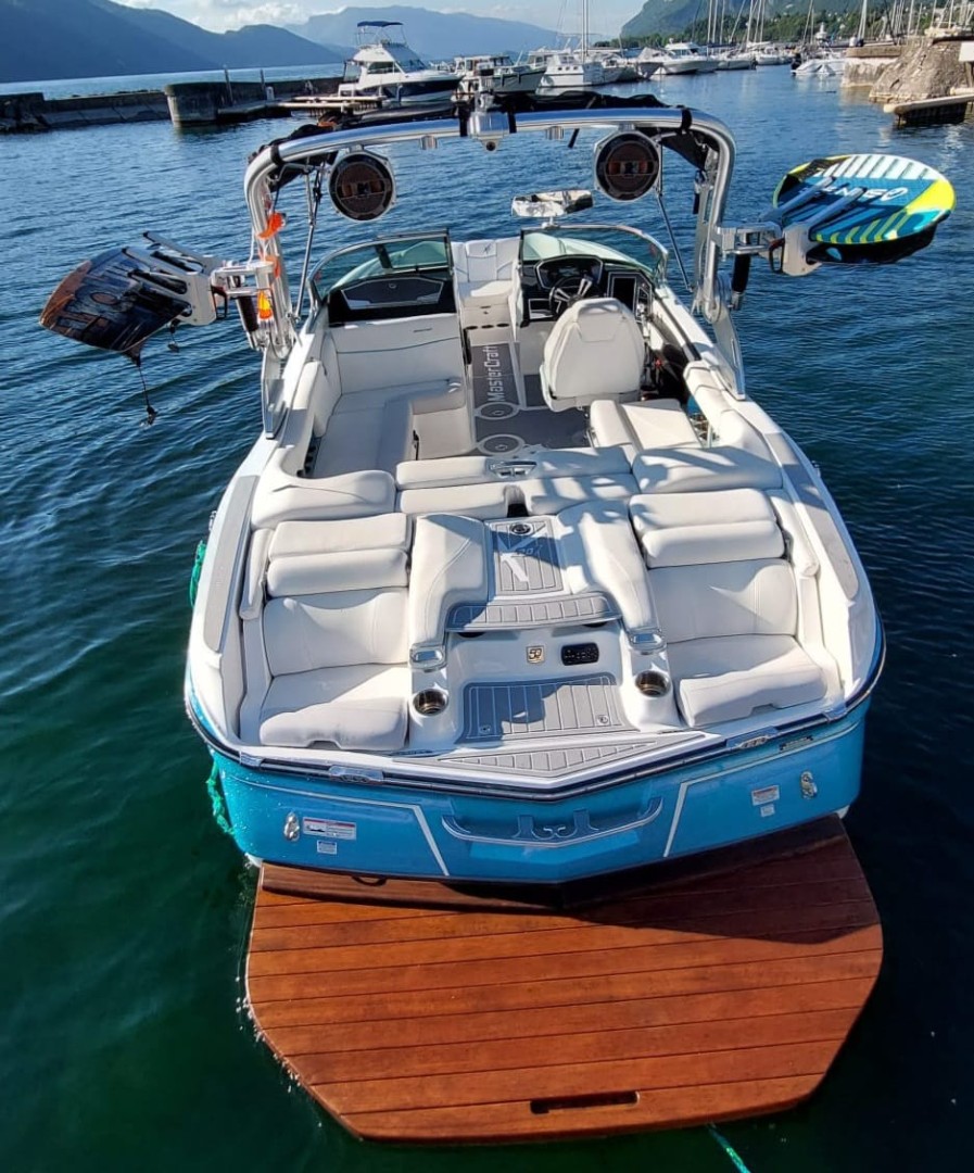 Rent a Motorboat Mastercraft X20 in Port de Mémard | SamBoat