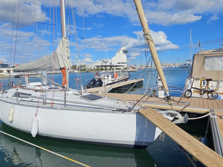 Yacht charter Port-Camargue cheap First 30