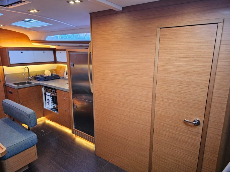 Dufour Dufour 470 in Skradin on SamBoat