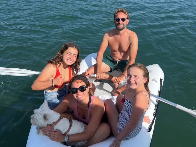 Quicksilver Activ 755 Weekend in La Trinité-sur-Mer on SamBoat