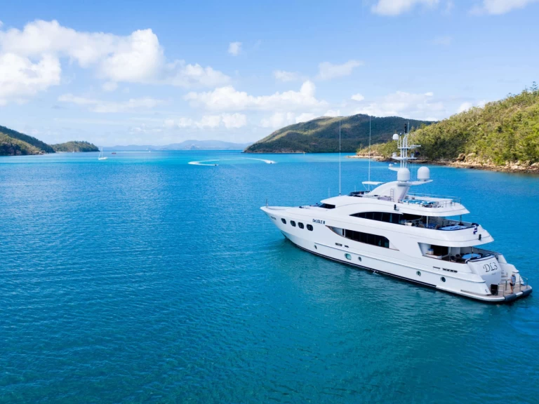 Gulf Craft - Majesty Yachts DE LISLE III charter bareboat or captained in  Airlie Beach