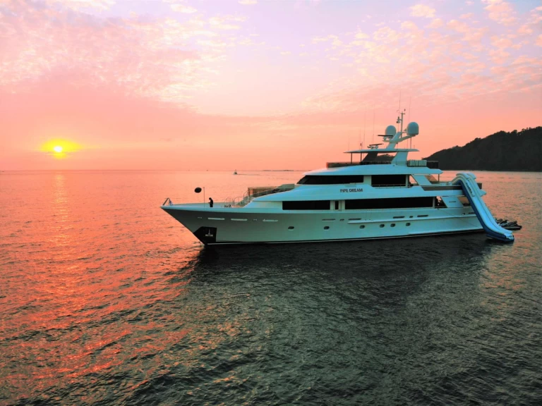 Luxury Yacht for rent Bahamas at the best price