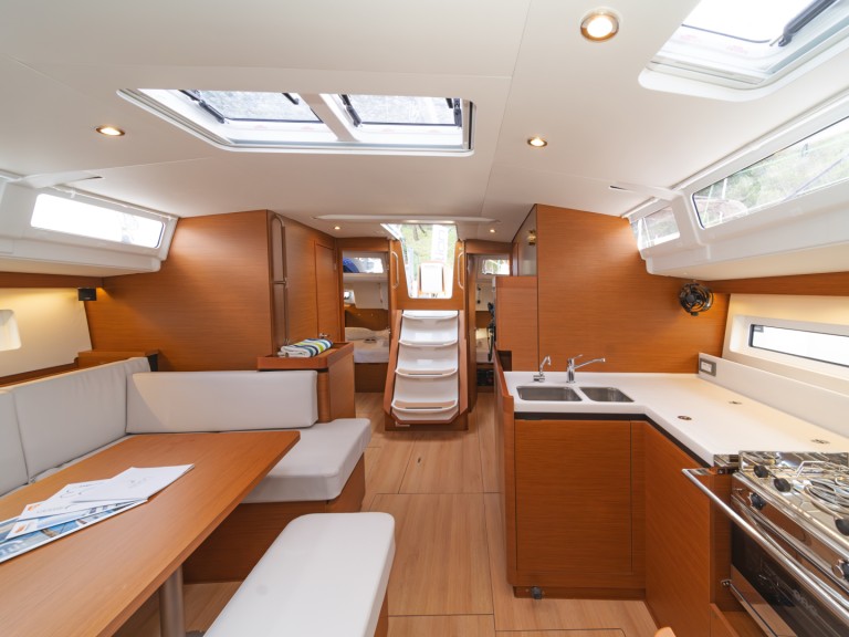 Boat rental Jeanneau Sun Odyssey 490 in Skradin on Samboat