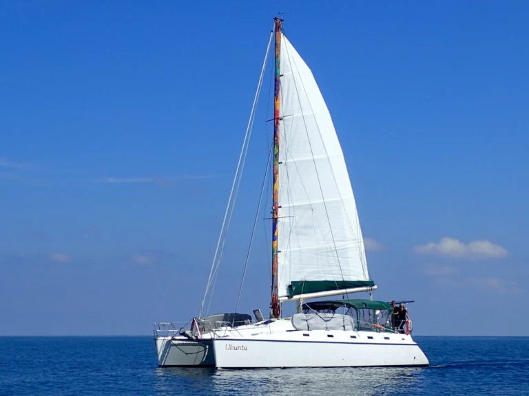 Yacht charter Nassau cheap UBUNTU