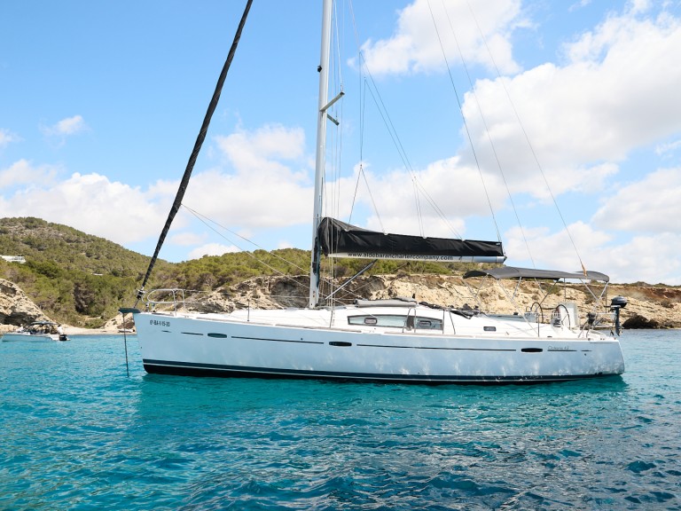 Rent a Bénéteau Oceanis 43 Ibiza Town