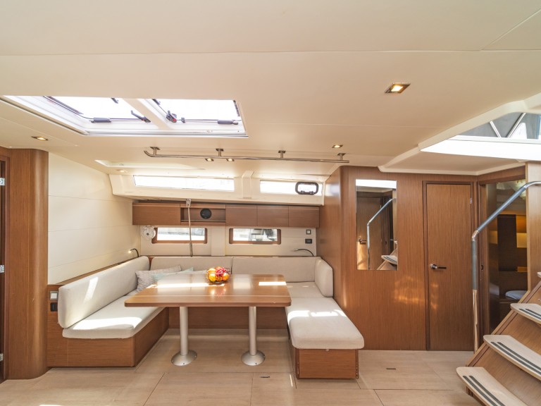 Sailboat rental with or without captain Bénéteau Skradin