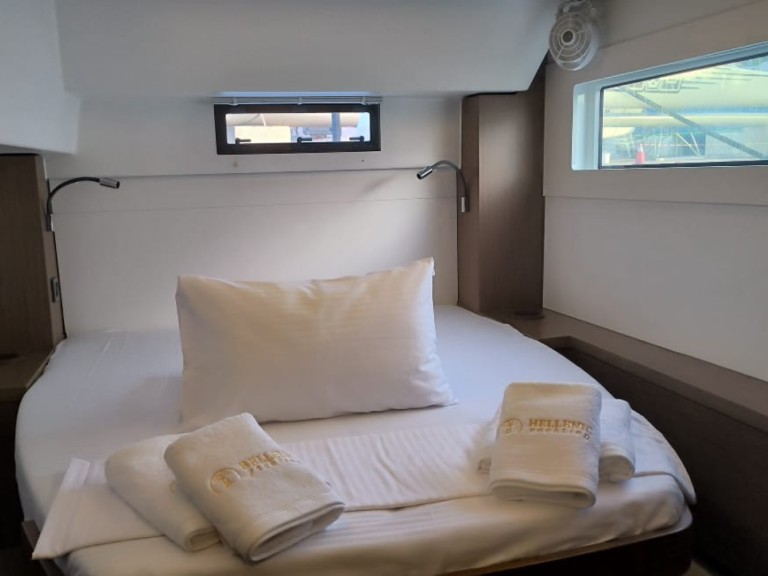 Catamaran for rent Lávrio at the best price