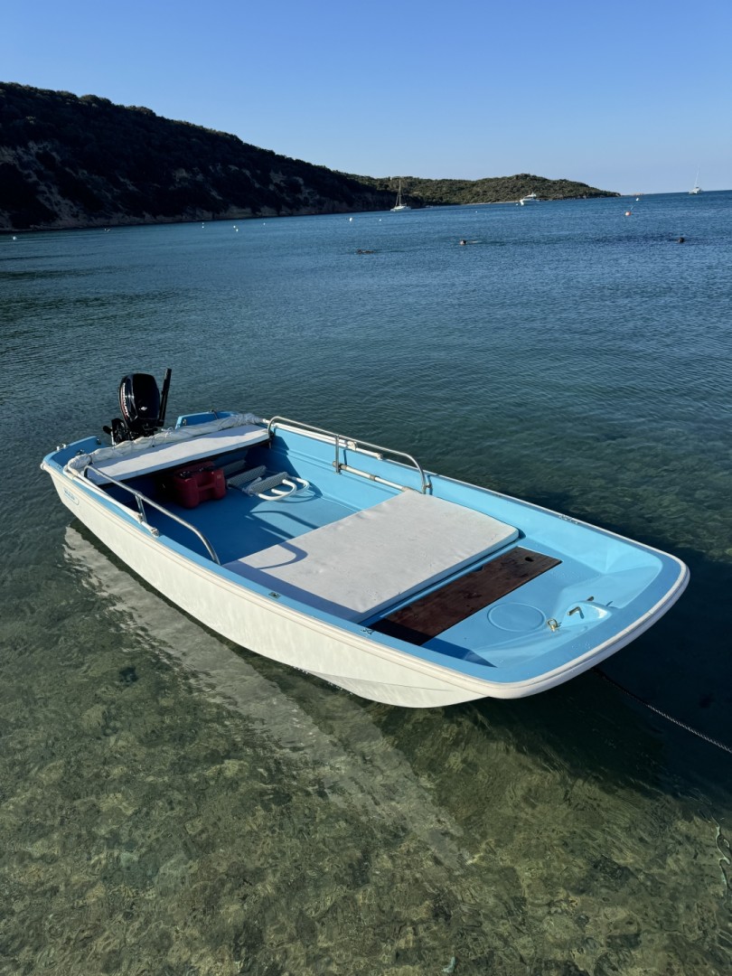 Rent a Motorboat Boston Whaler 13 in Bonifacio (Lazio) | SamBoat