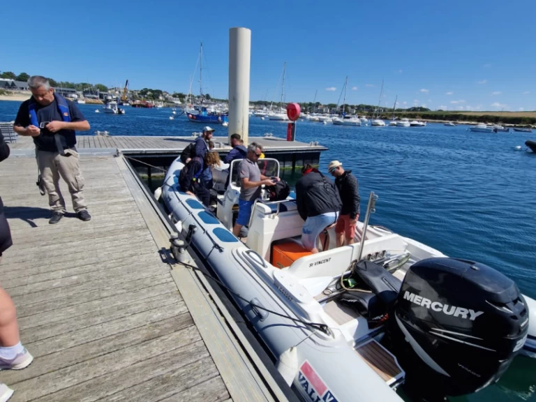 Boat rental Valiant Valiant 750 Cruiser in Brest on Samboat