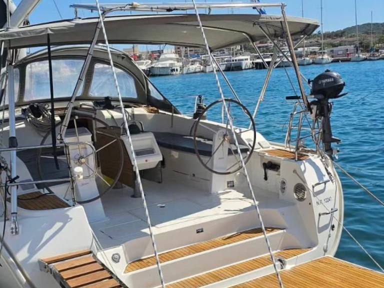 Yacht charter Néa Péramos cheap Cruiser 51