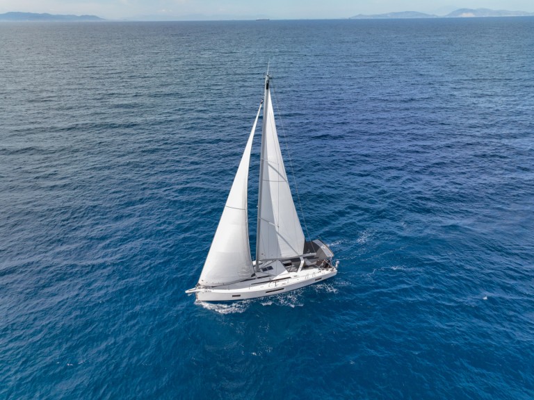 Bénéteau Oceanis 51.1 charter bareboat or captained in  Alimos