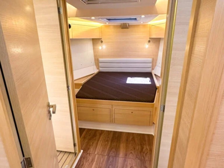 Sailboat for rent Paraty at the best price