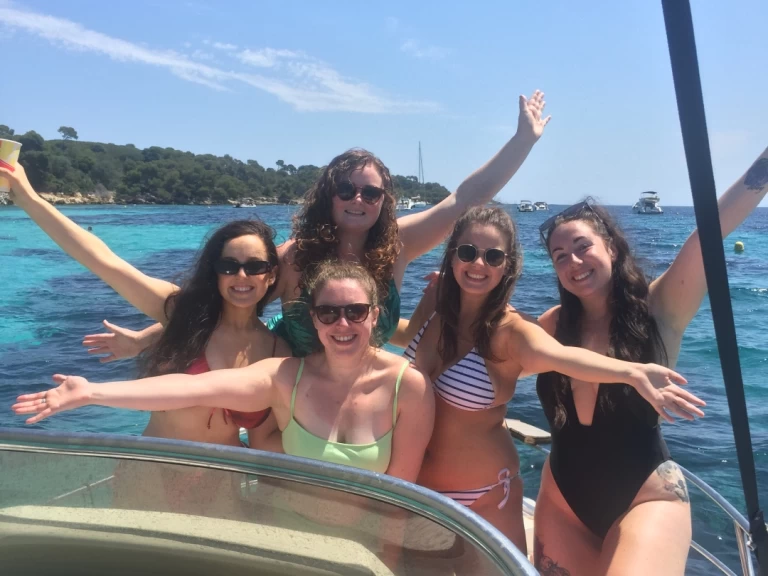 Rent a Ranieri Shadow 22 S Cannes