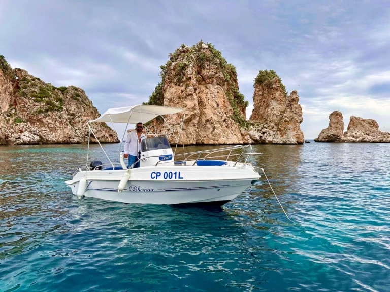 Boat rental tancredi Blue Max 19 Pro in Castellammare del Golfo on Samboat