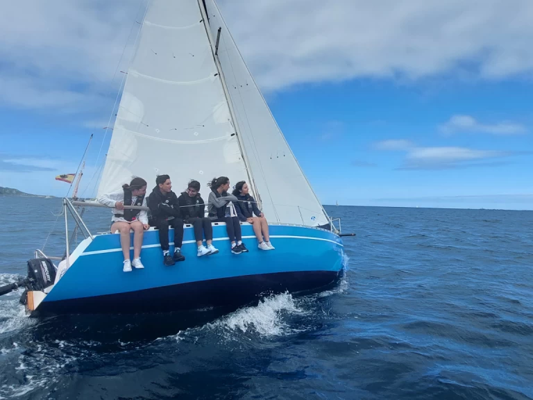 Rent a  Yatlant 24 Baiona